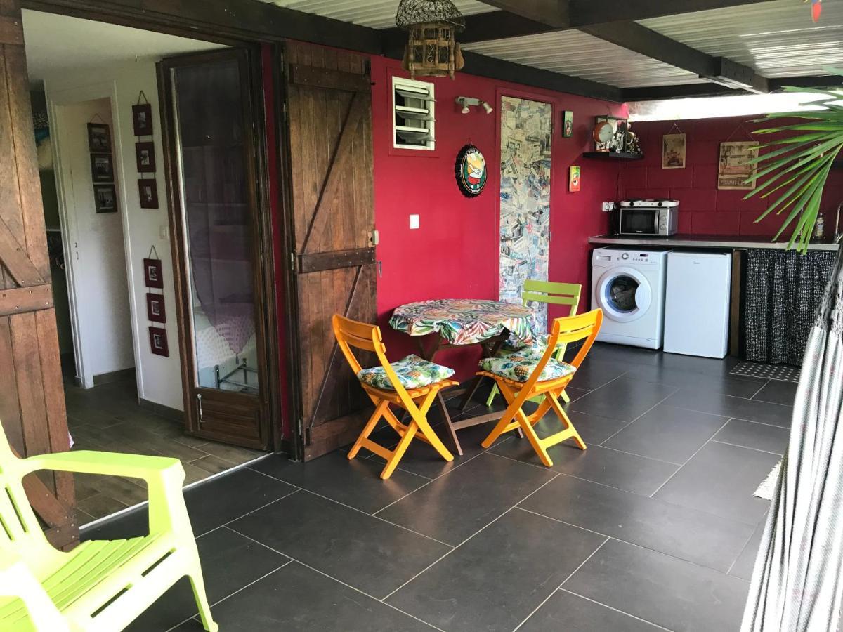 un bungalow au paradis Saint Pierre Extérieur photo